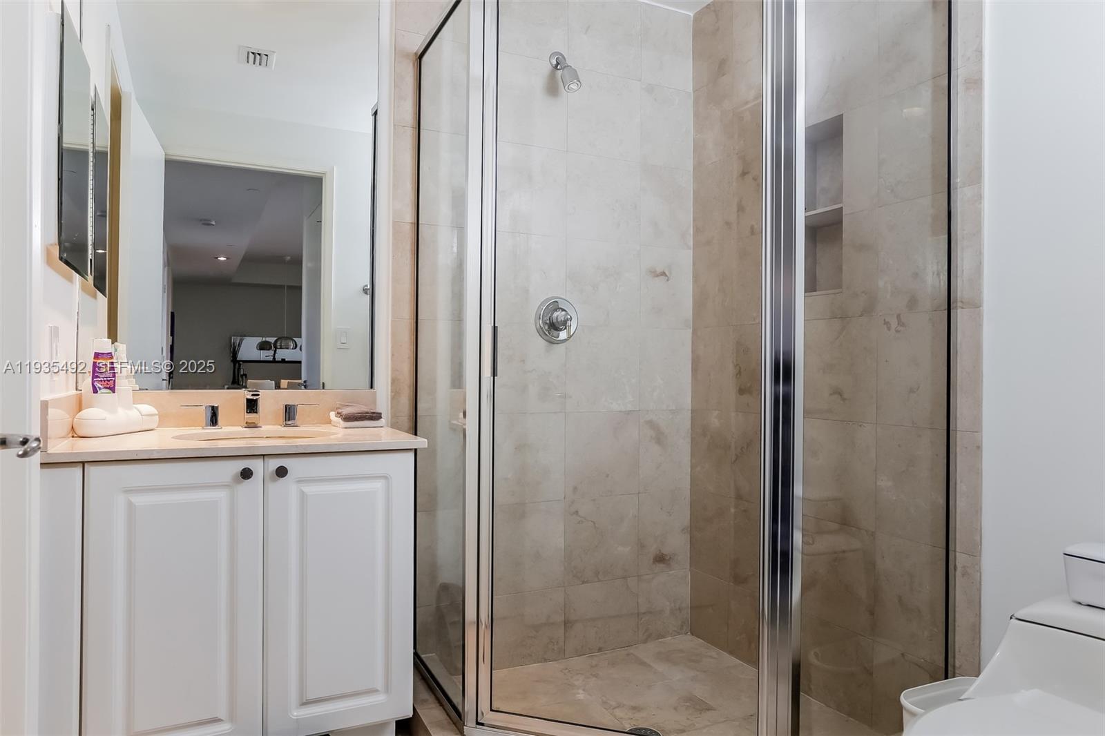 747 Crandon Blvd # 410