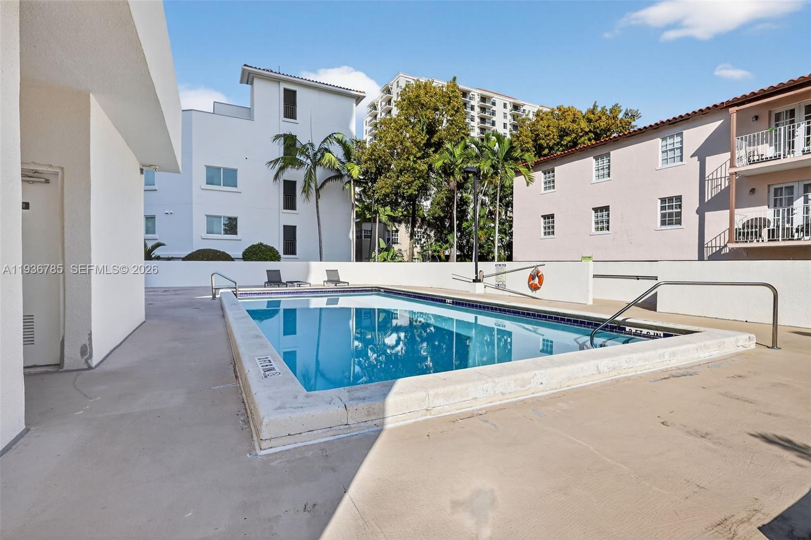 911 E Ponce De Leon Blvd # 1504