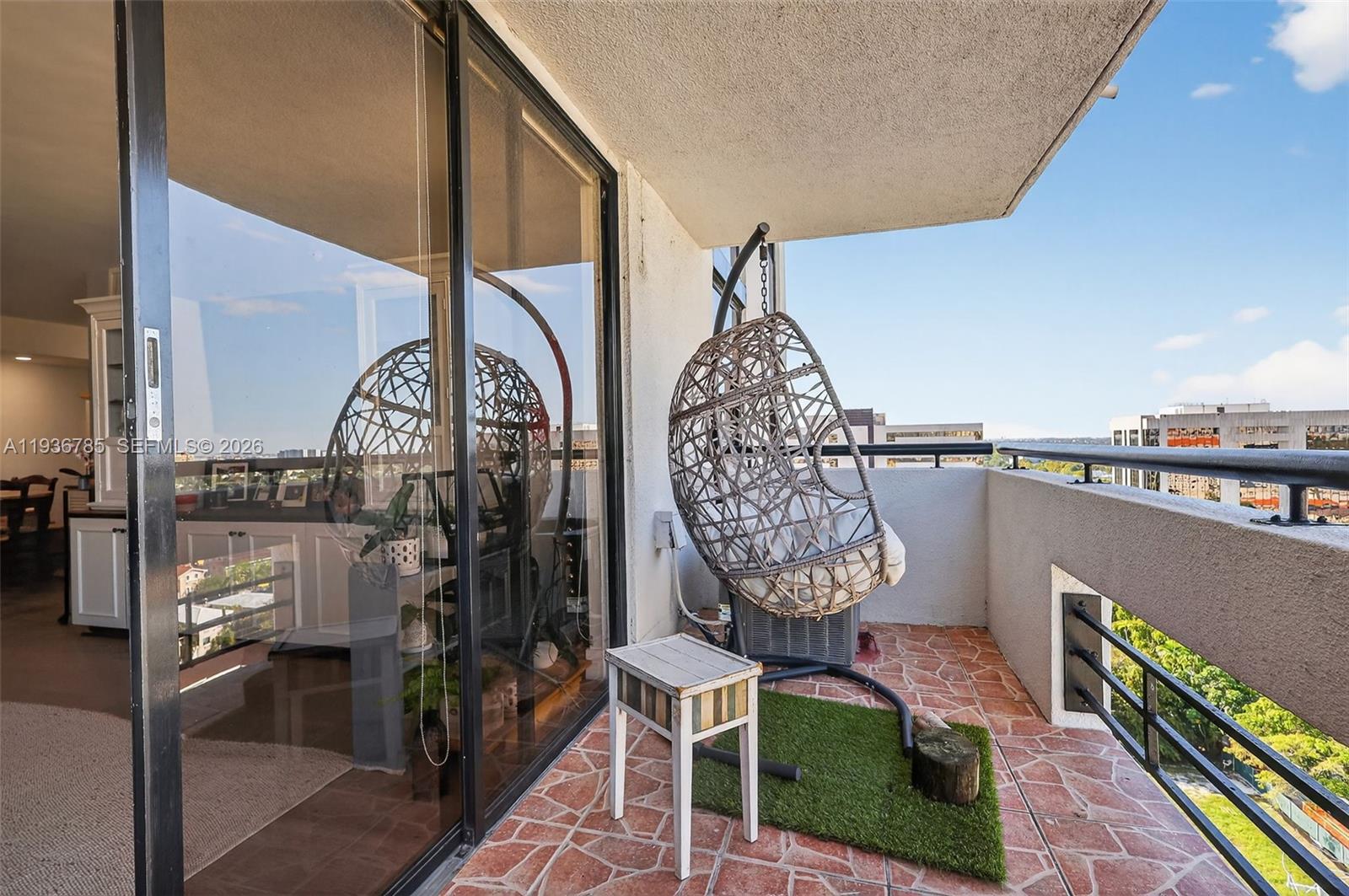 911 E Ponce De Leon Blvd # 1504