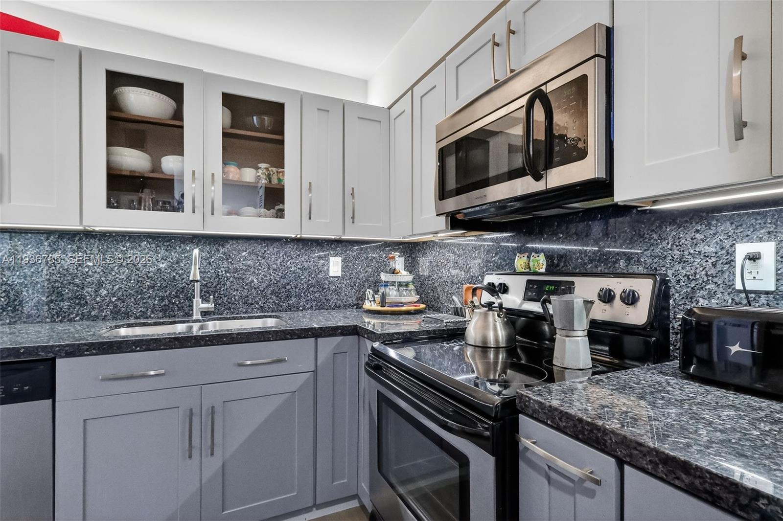 911 E Ponce De Leon Blvd # 1504