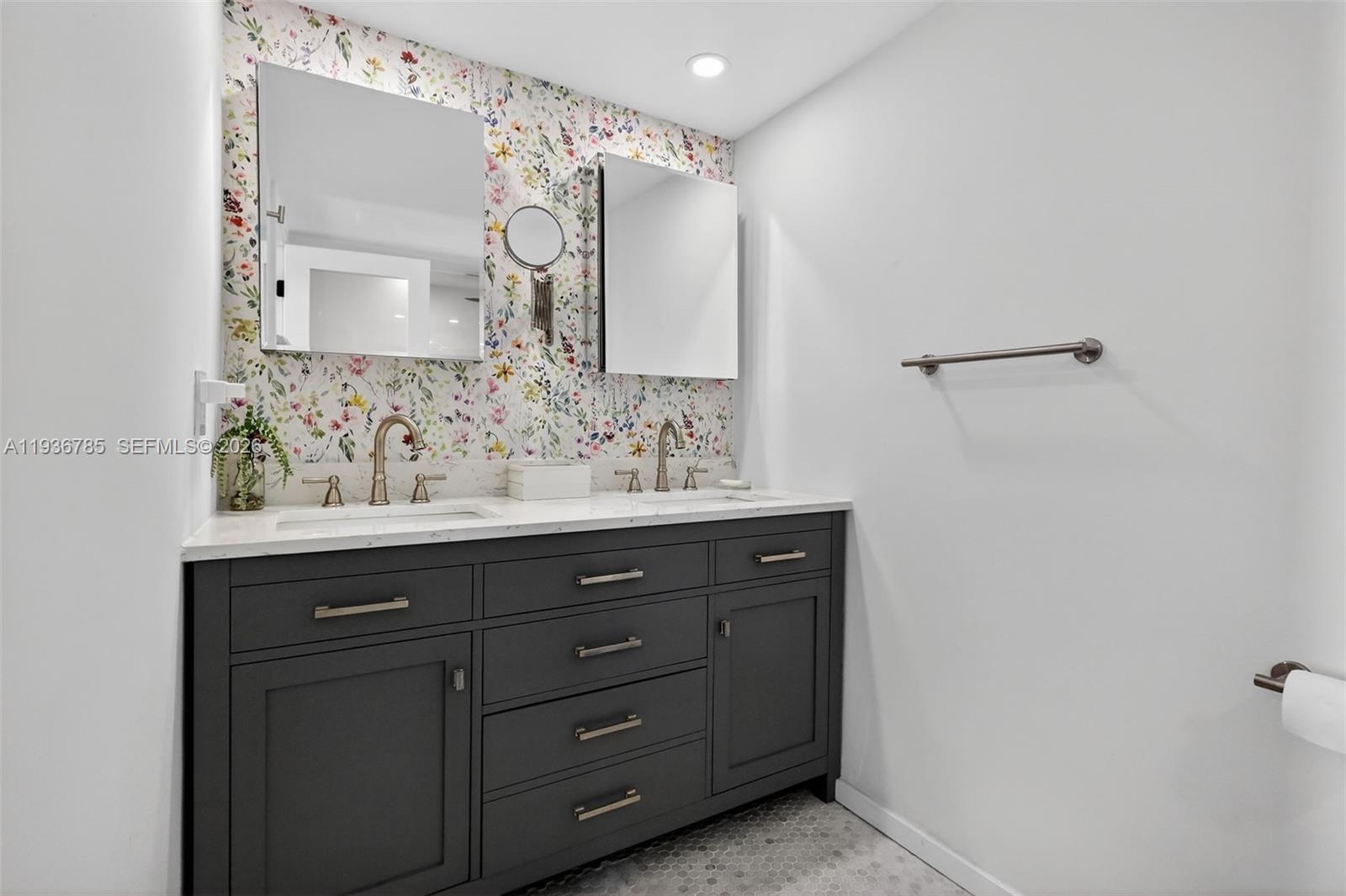 911 E Ponce De Leon Blvd # 1504