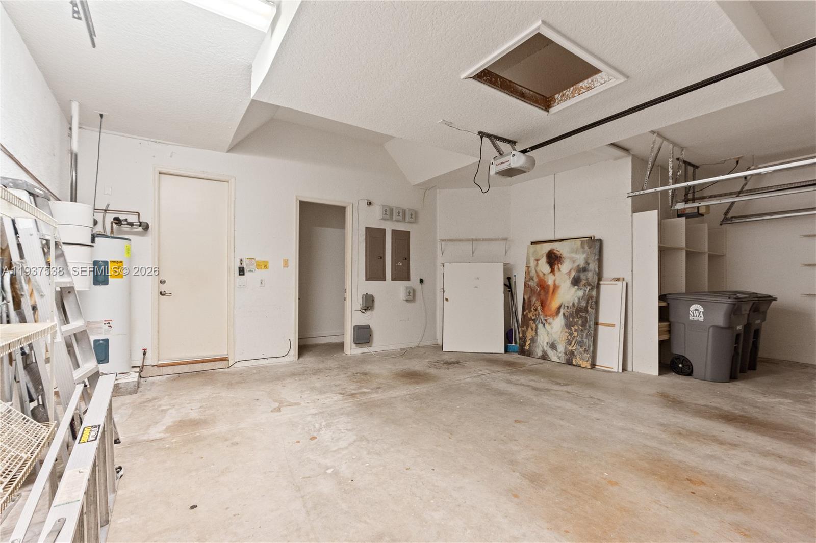 16053 Villa Vizcaya Pl