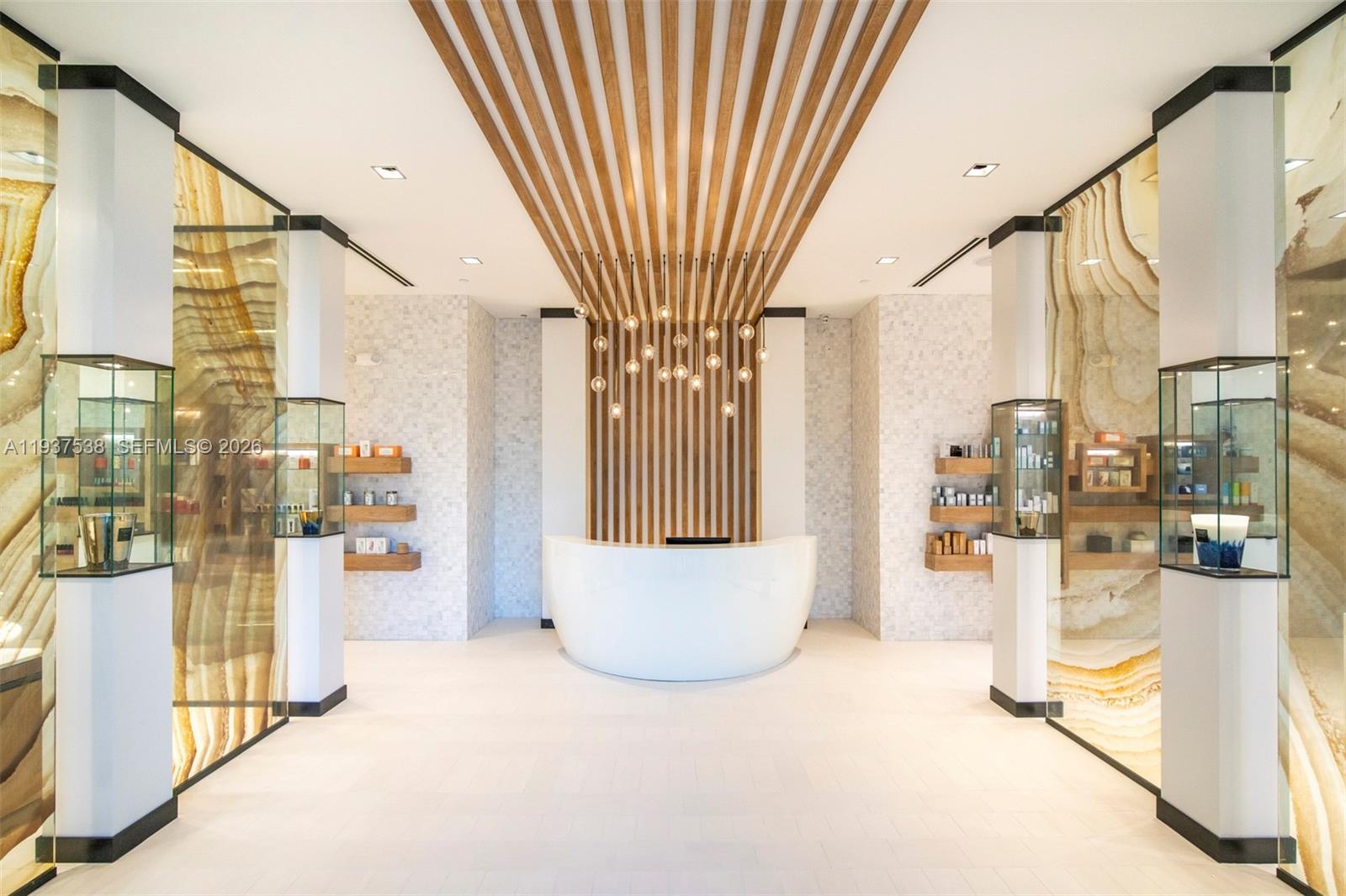 16053 Villa Vizcaya Pl