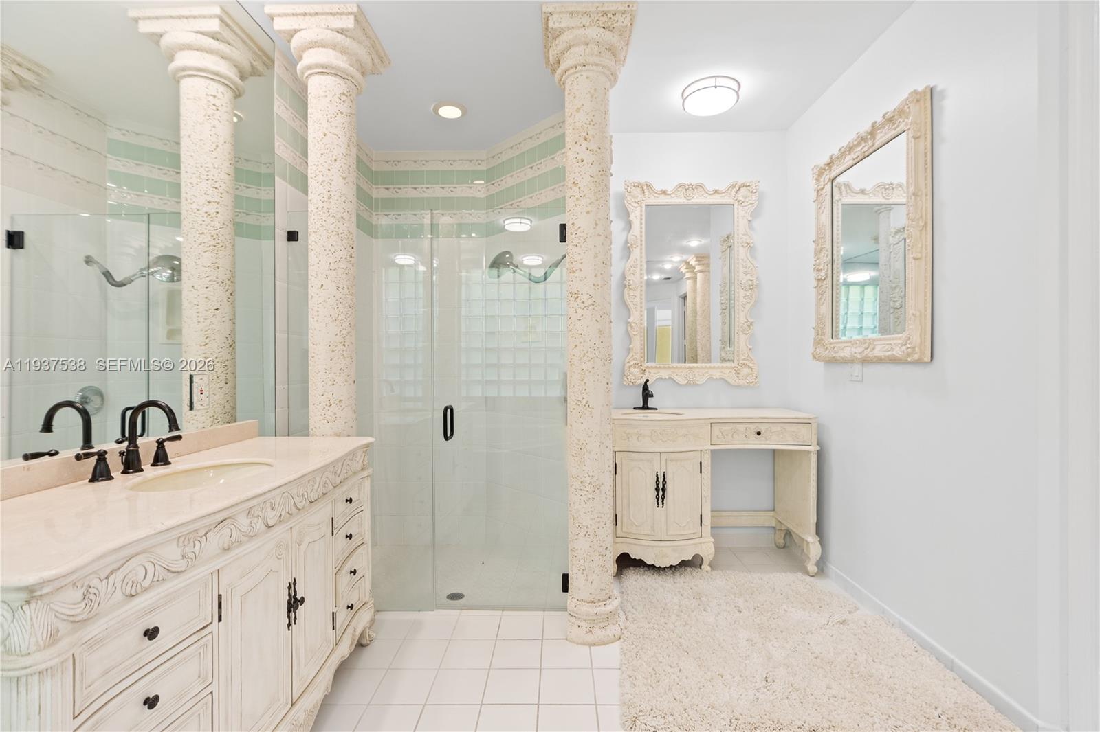 16053 Villa Vizcaya Pl