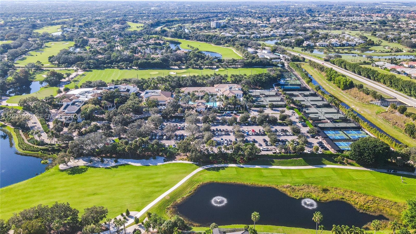 16053 Villa Vizcaya Pl