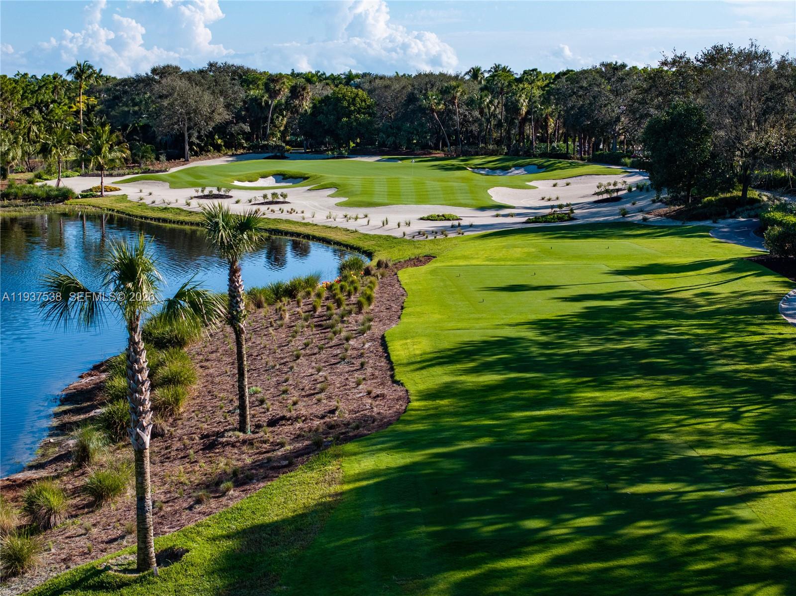 16053 Villa Vizcaya Pl