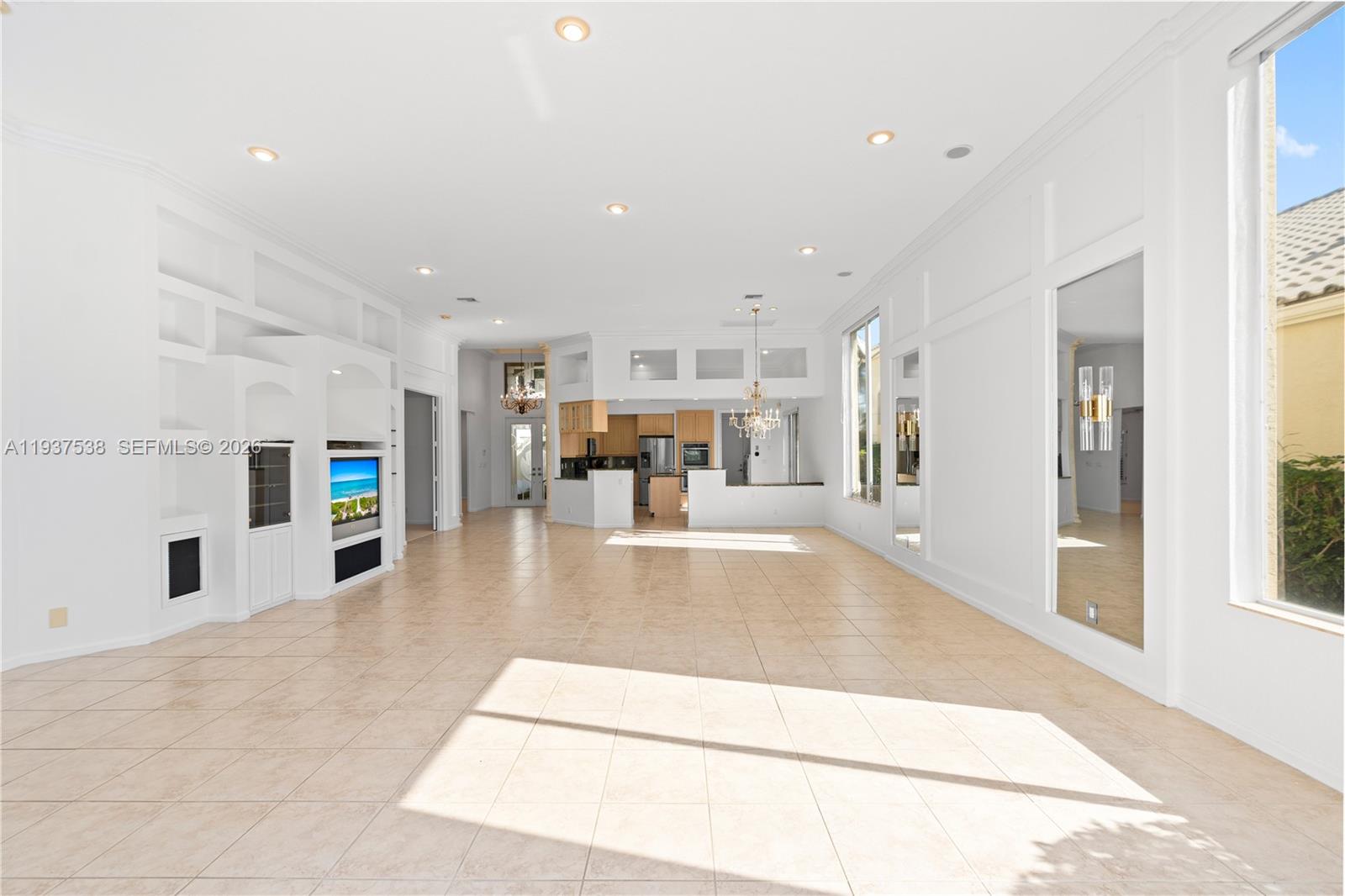 16053 Villa Vizcaya Pl