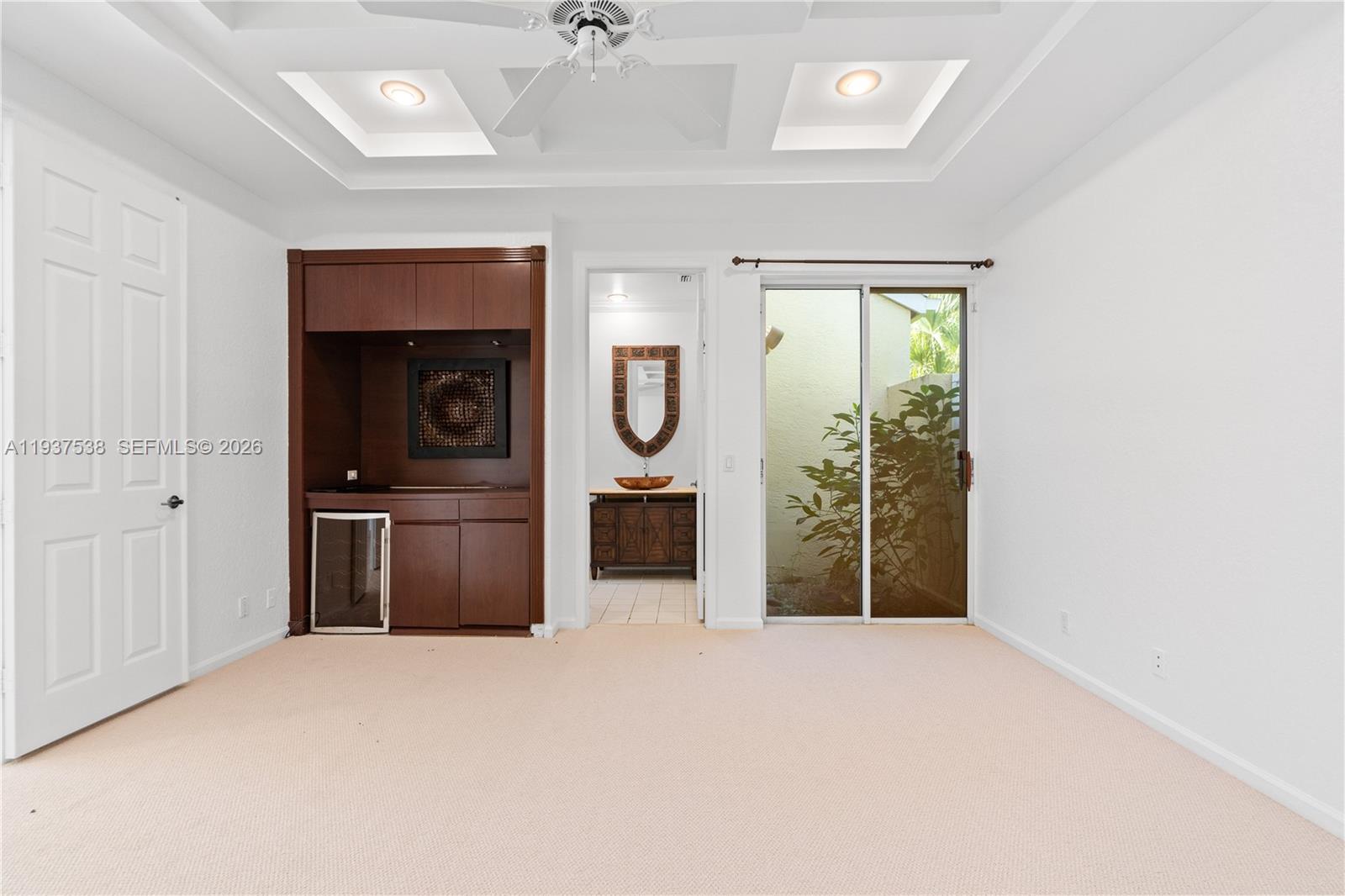 16053 Villa Vizcaya Pl