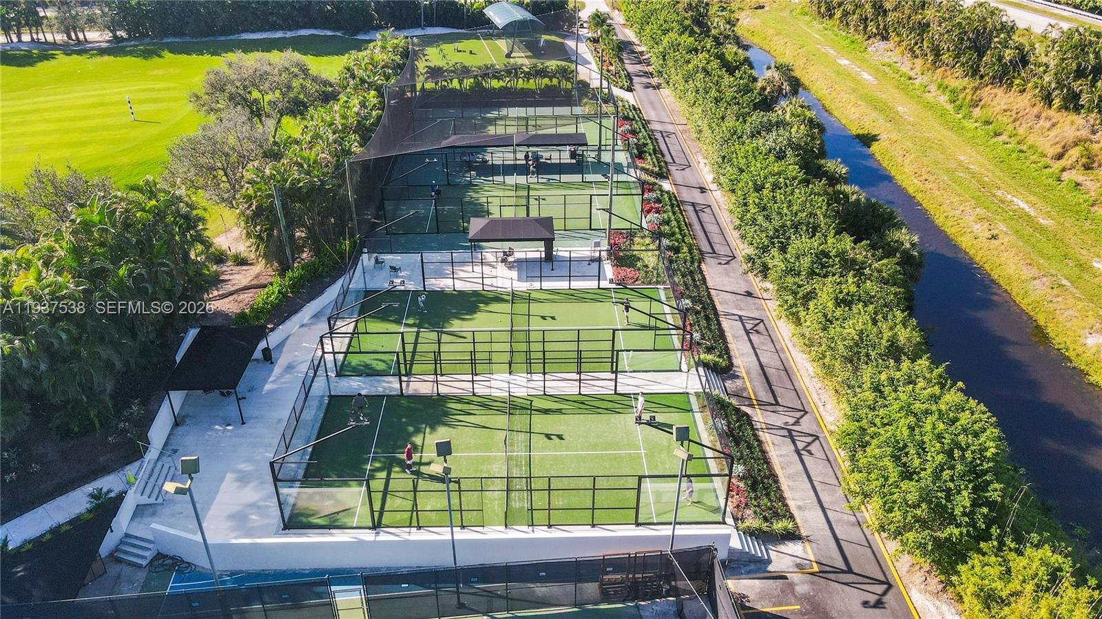 16053 Villa Vizcaya Pl