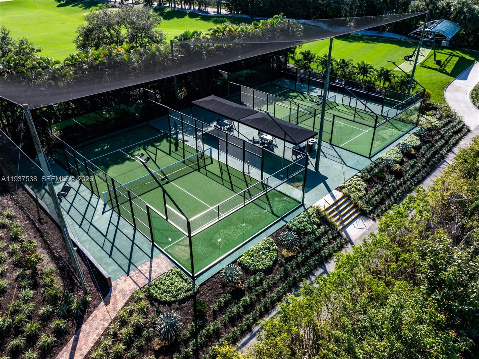 16053 Villa Vizcaya Pl