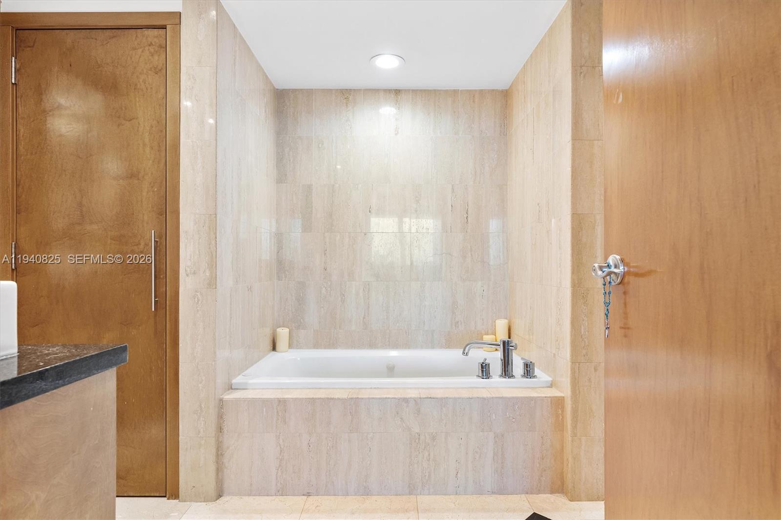 1800 Sunset Harbour Dr # 1710