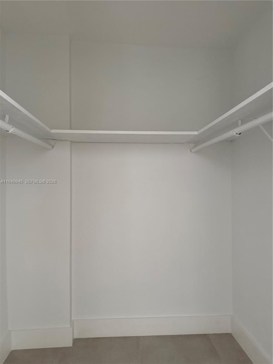 6770 Indian Creek Dr # 14J