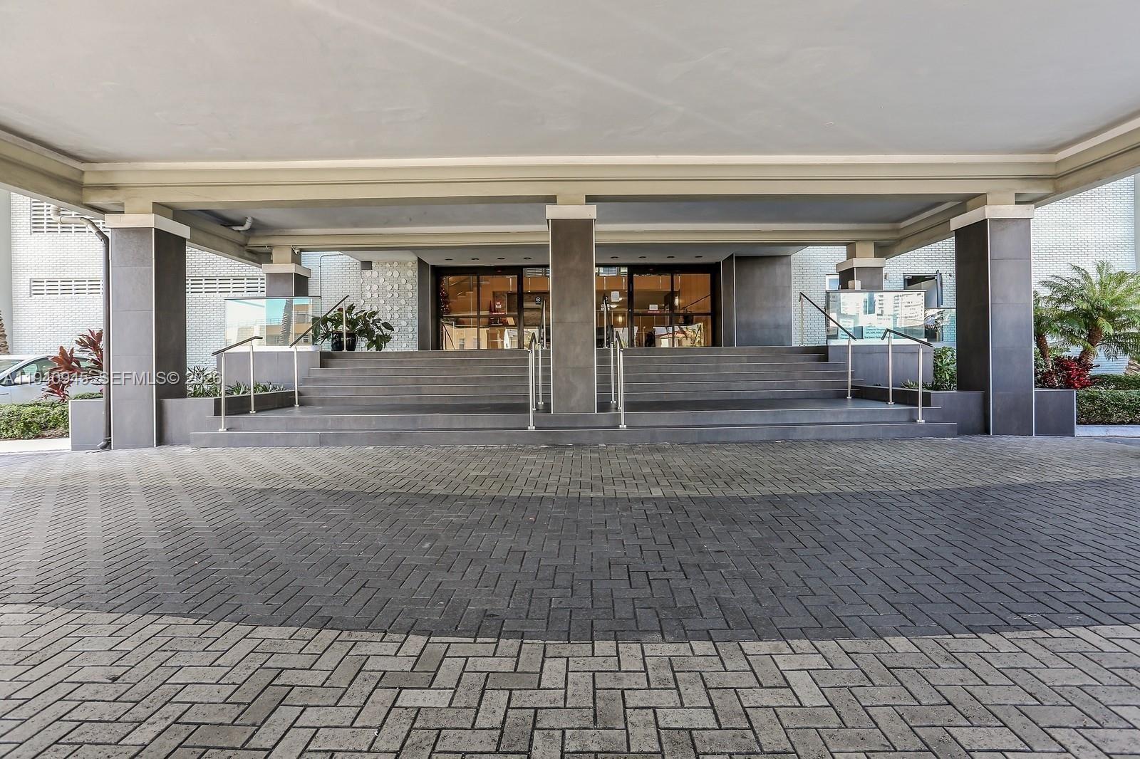 6770 Indian Creek Dr # 14J