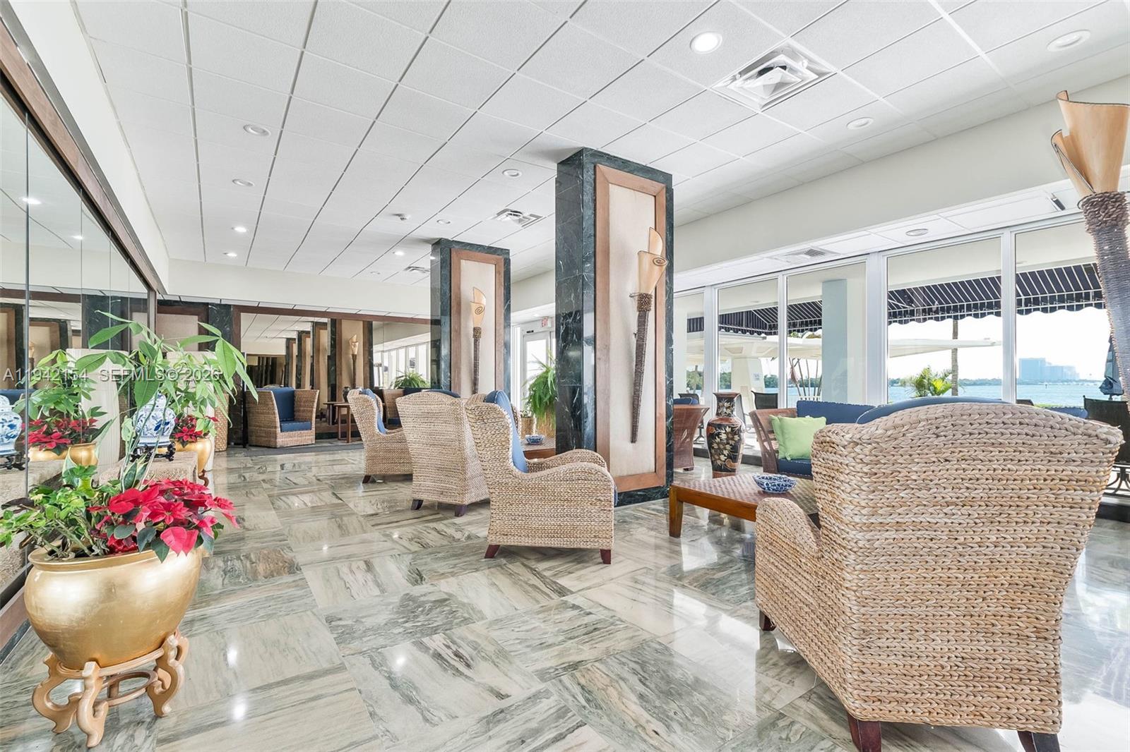 500 Bayview Dr # 617