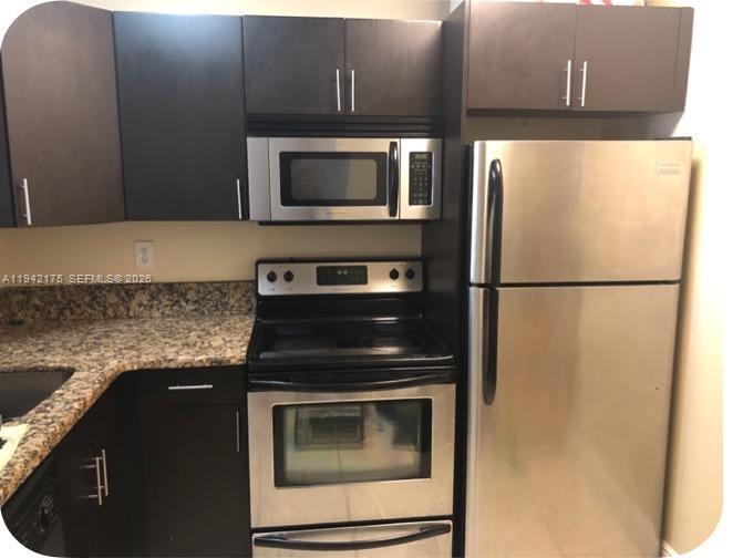 498 NW 165th St Rd # 507 Unit: D-507