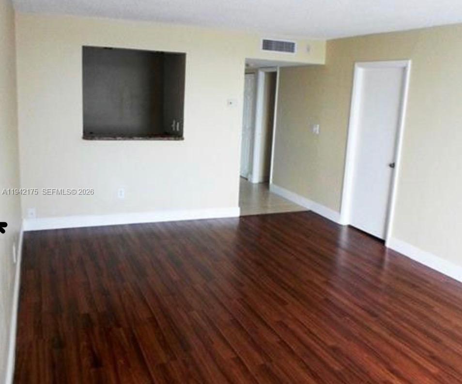 498 NW 165th St Rd # 507 Unit: D-507