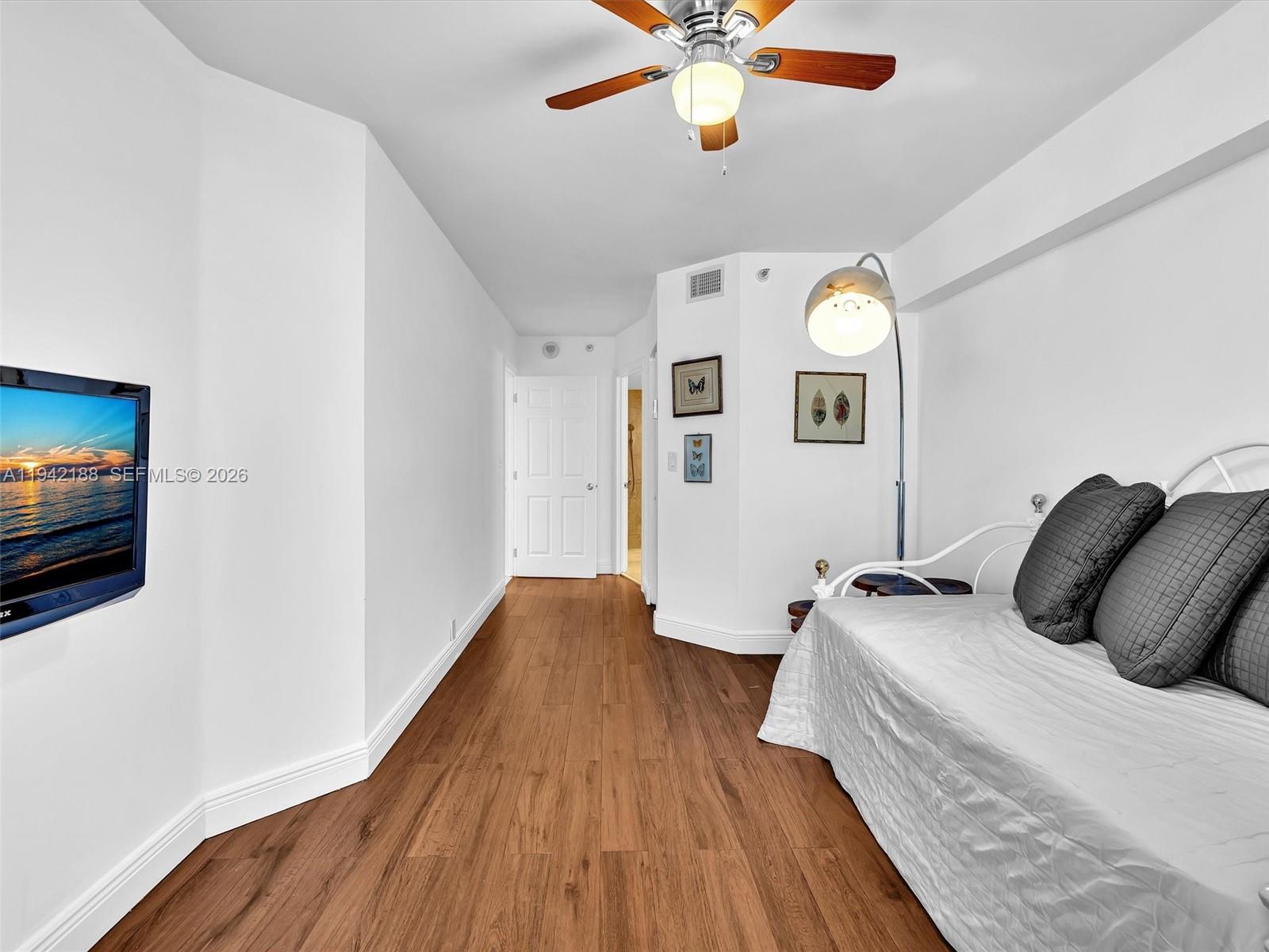 3530 Mystic Pointe Dr # 2502