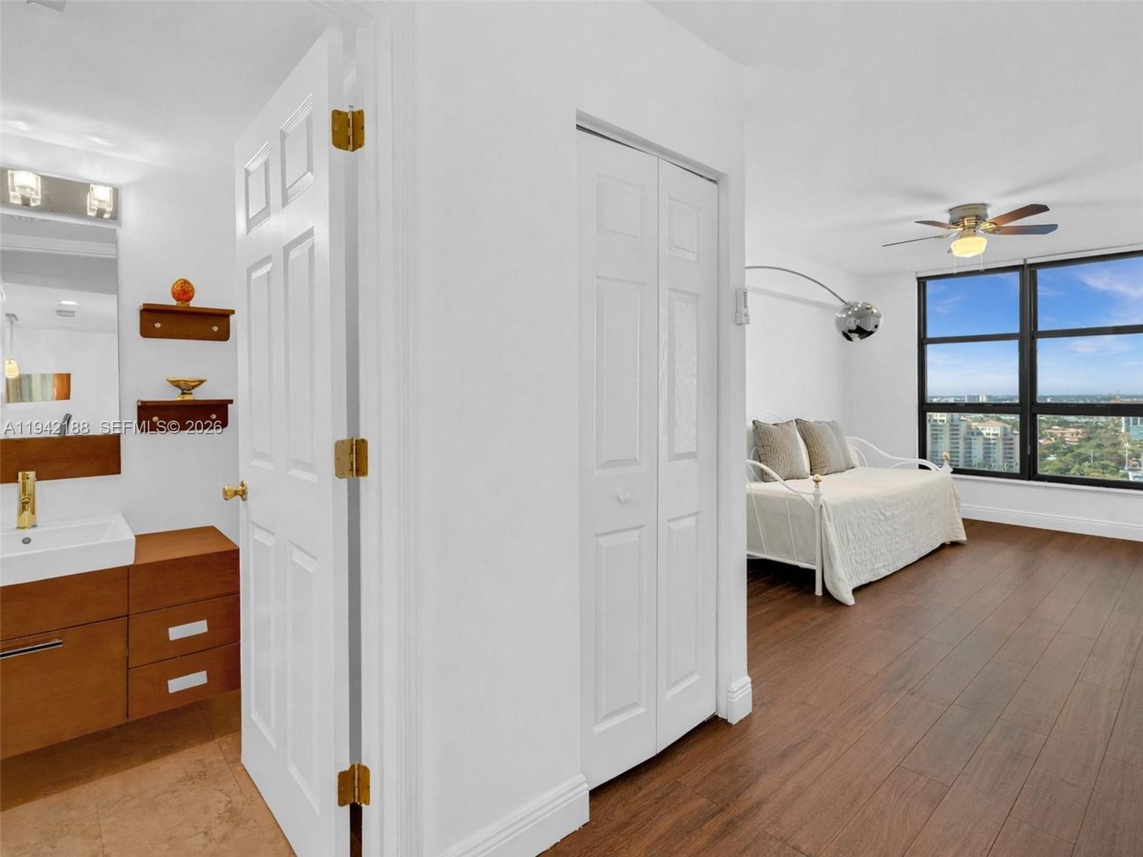 3530 Mystic Pointe Dr # 2502