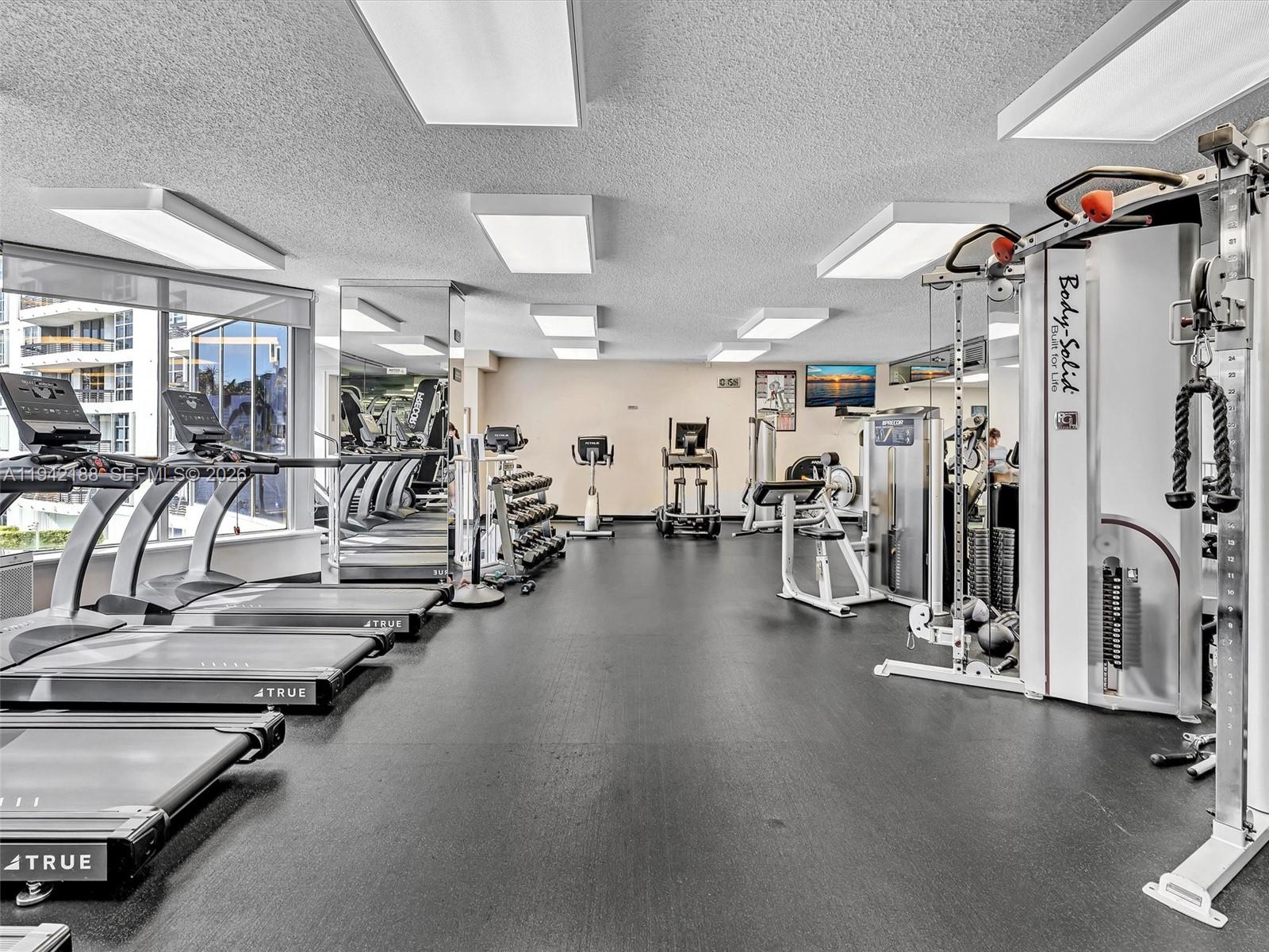 3530 Mystic Pointe Dr # 2502