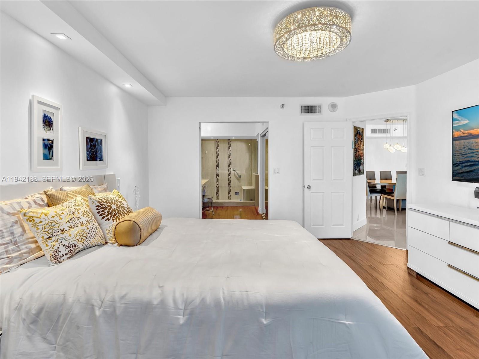 3530 Mystic Pointe Dr # 2502