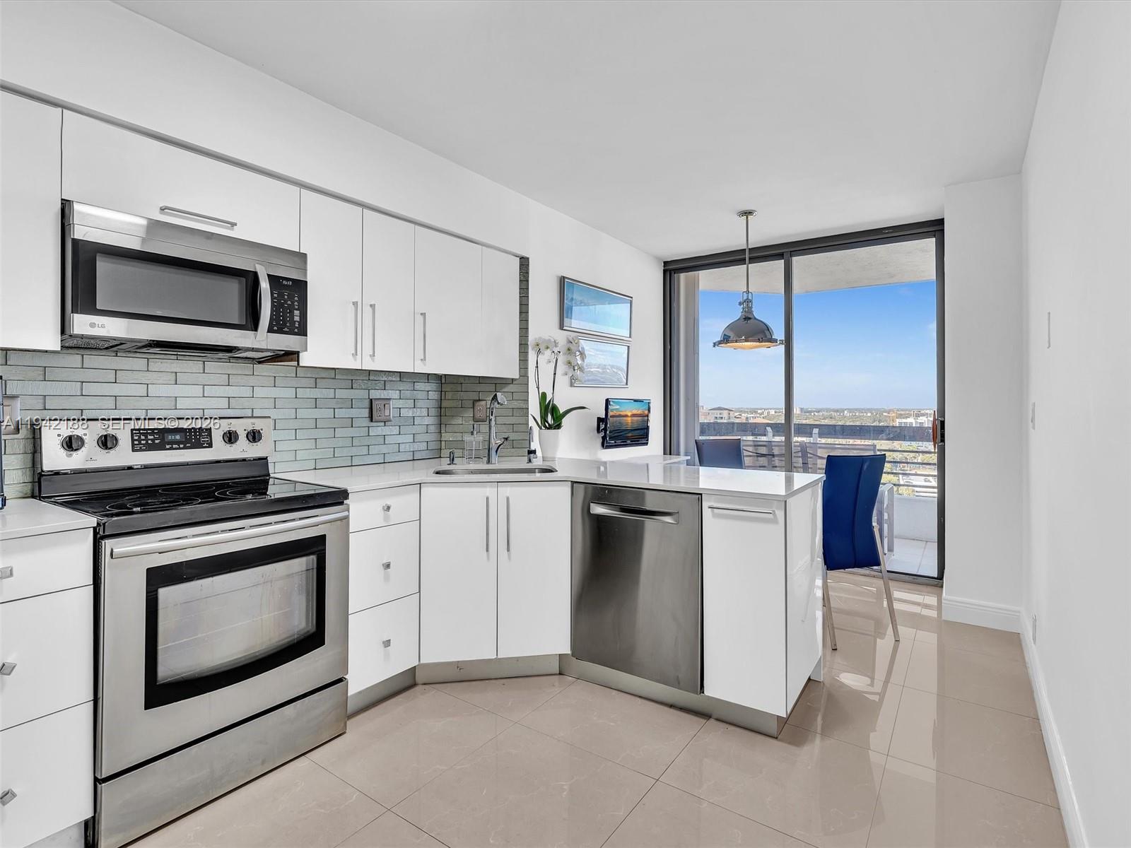 3530 Mystic Pointe Dr # 2502