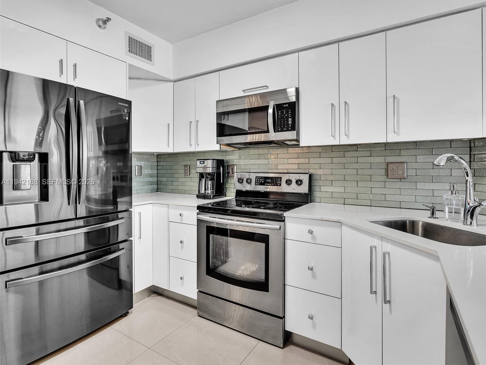 3530 Mystic Pointe Dr # 2502