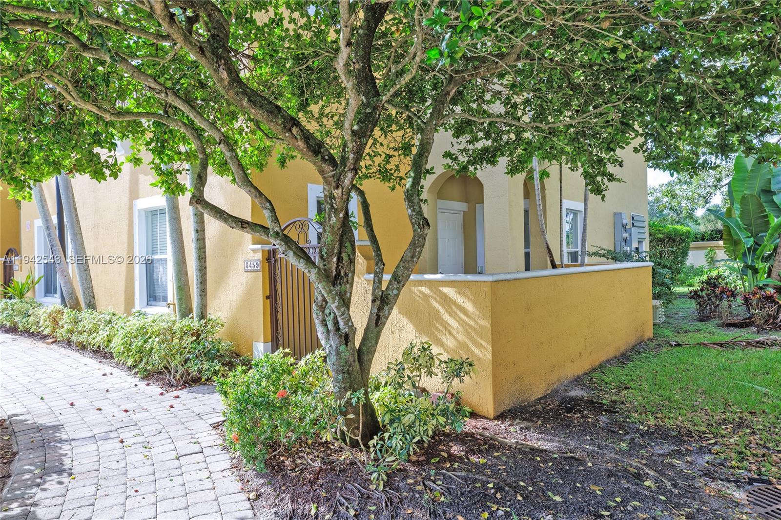 3459 Merrick Ln # 501