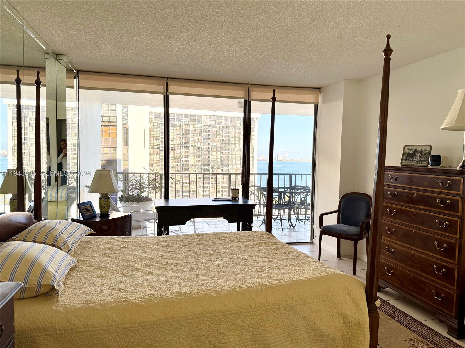 1925 Brickell Ave # 1403