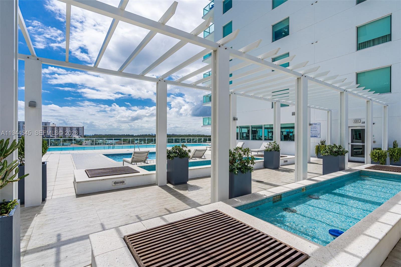 400 Sunny Isles Blvd # 1801