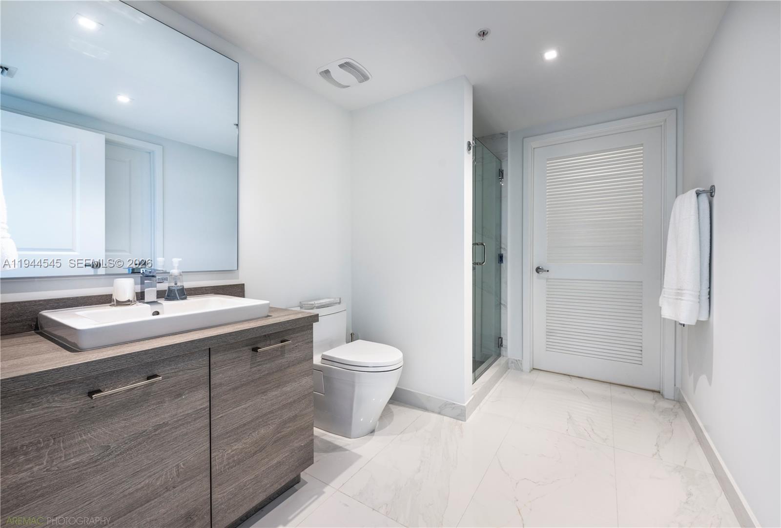 400 Sunny Isles Blvd # 1801