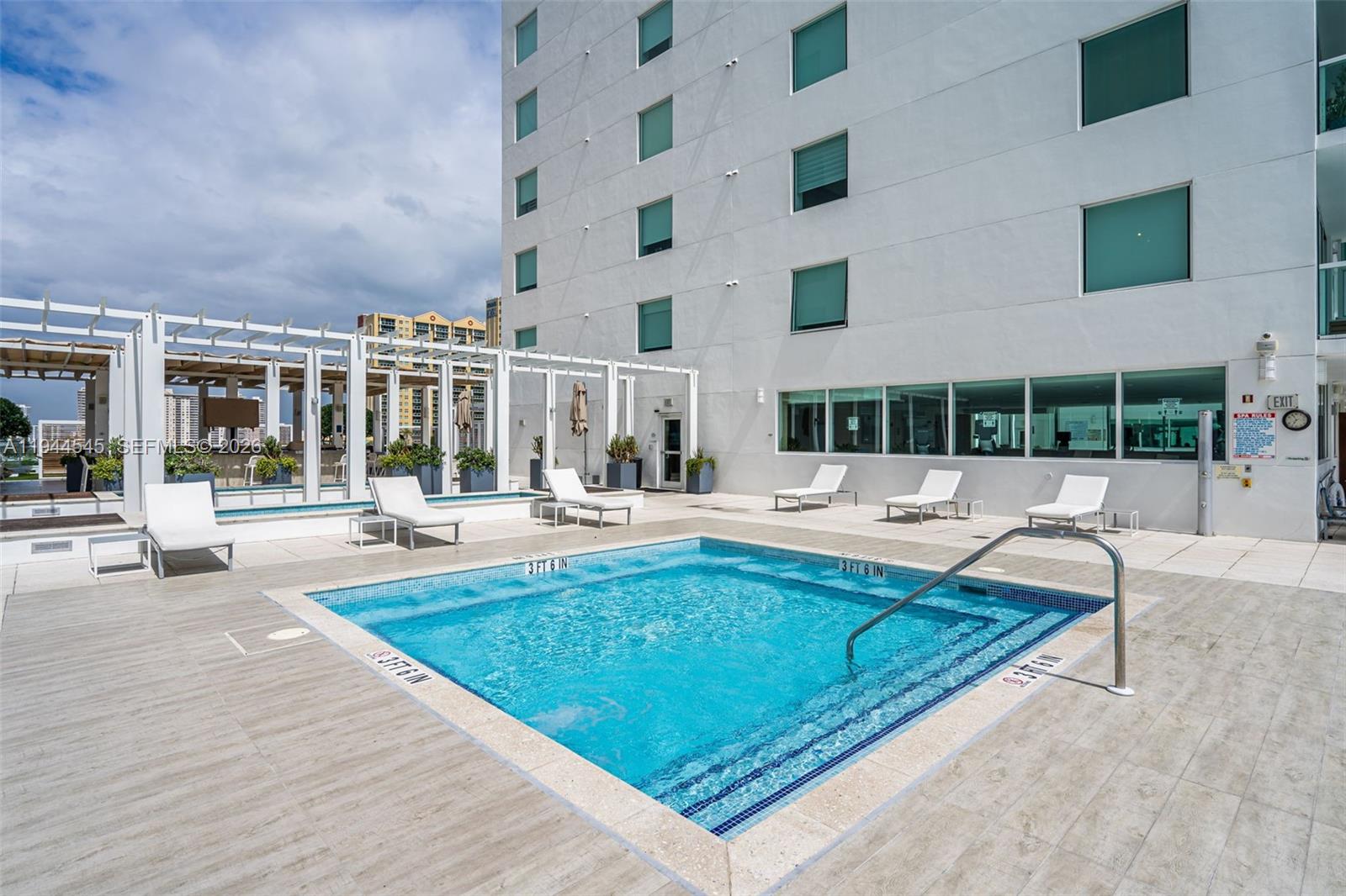 400 Sunny Isles Blvd # 1801