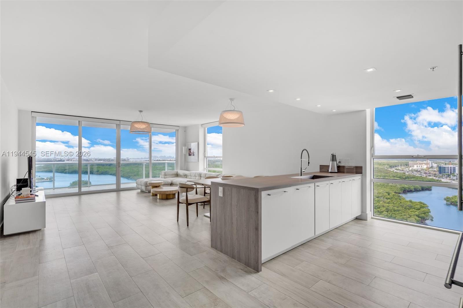 400 Sunny Isles Blvd # 1801