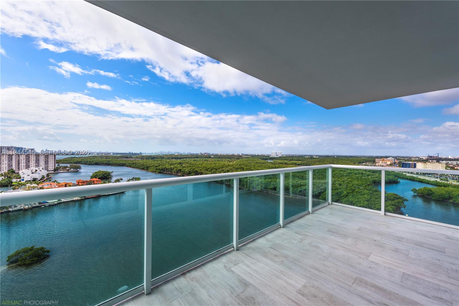 400 Sunny Isles Blvd # 1801