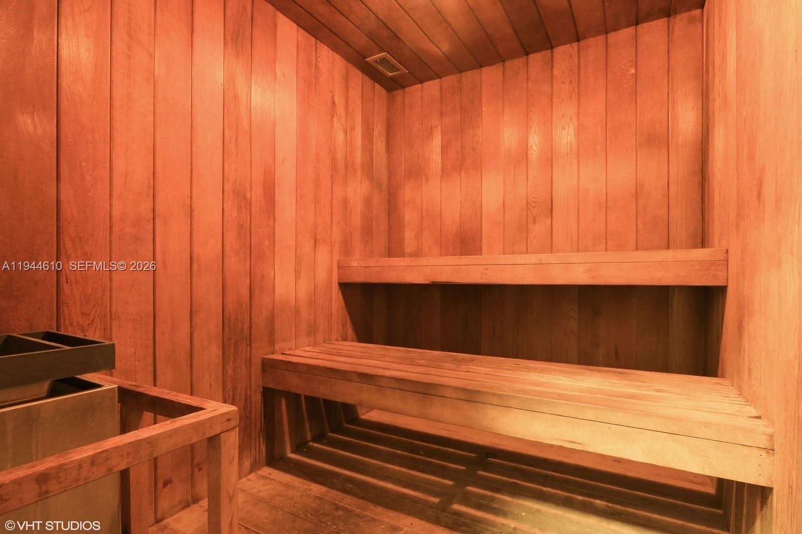 6770 Indian Creek Dr # 14J