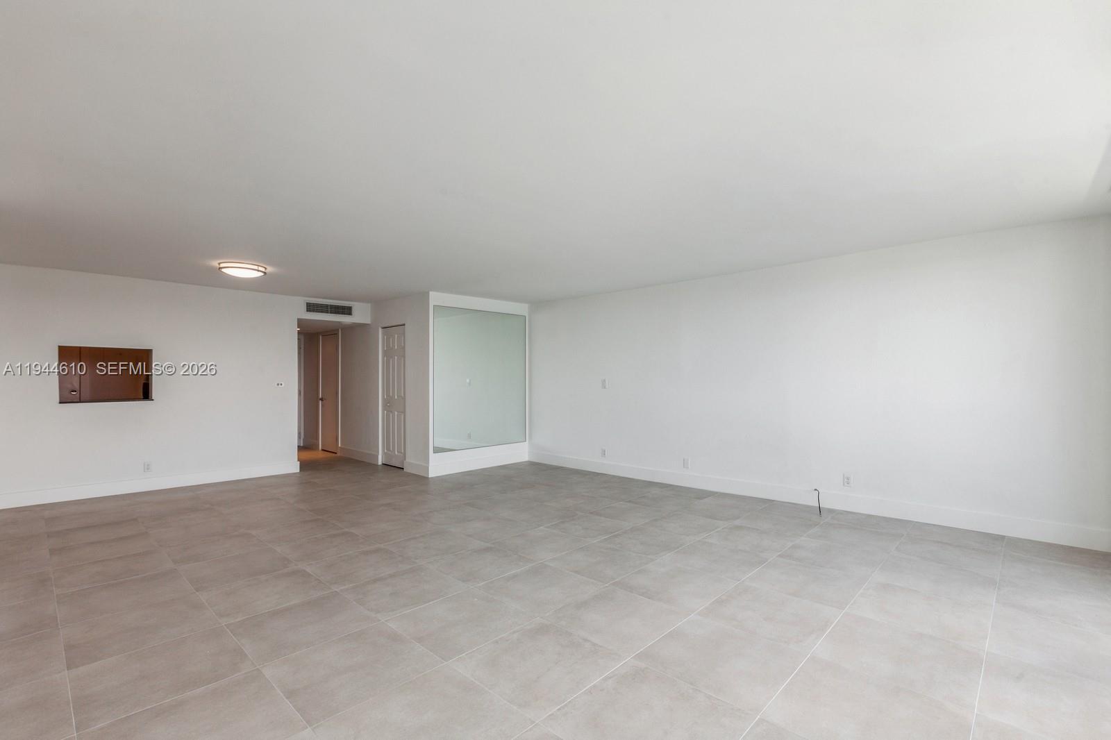 6770 Indian Creek Dr # 14J