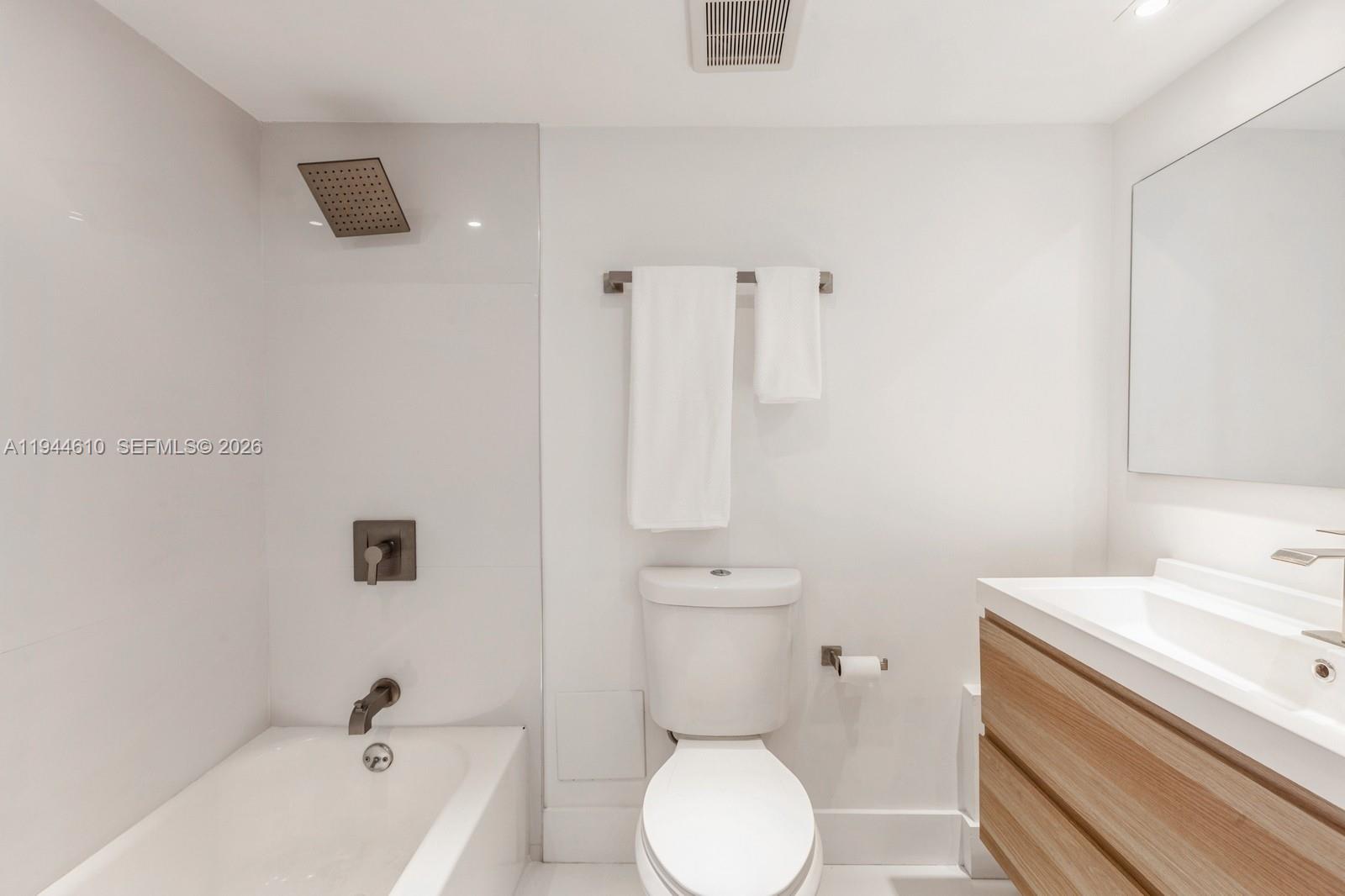 6770 Indian Creek Dr # 14J