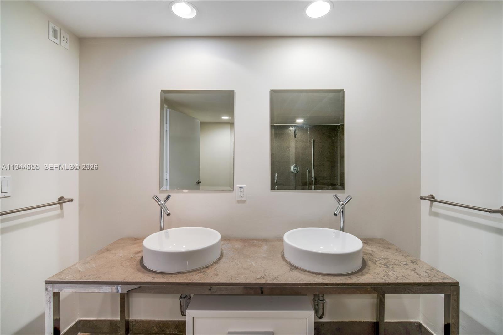 495 Brickell Ave # 1804