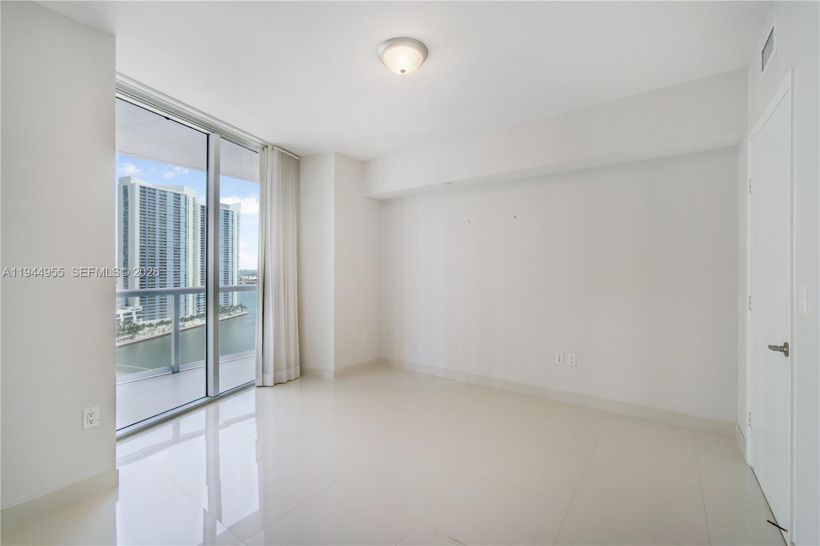 495 Brickell Ave # 1804