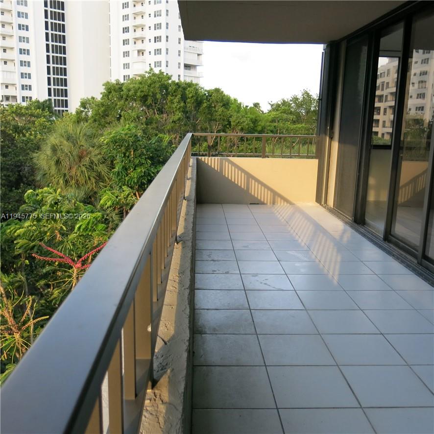 251 Crandon Blvd # 309