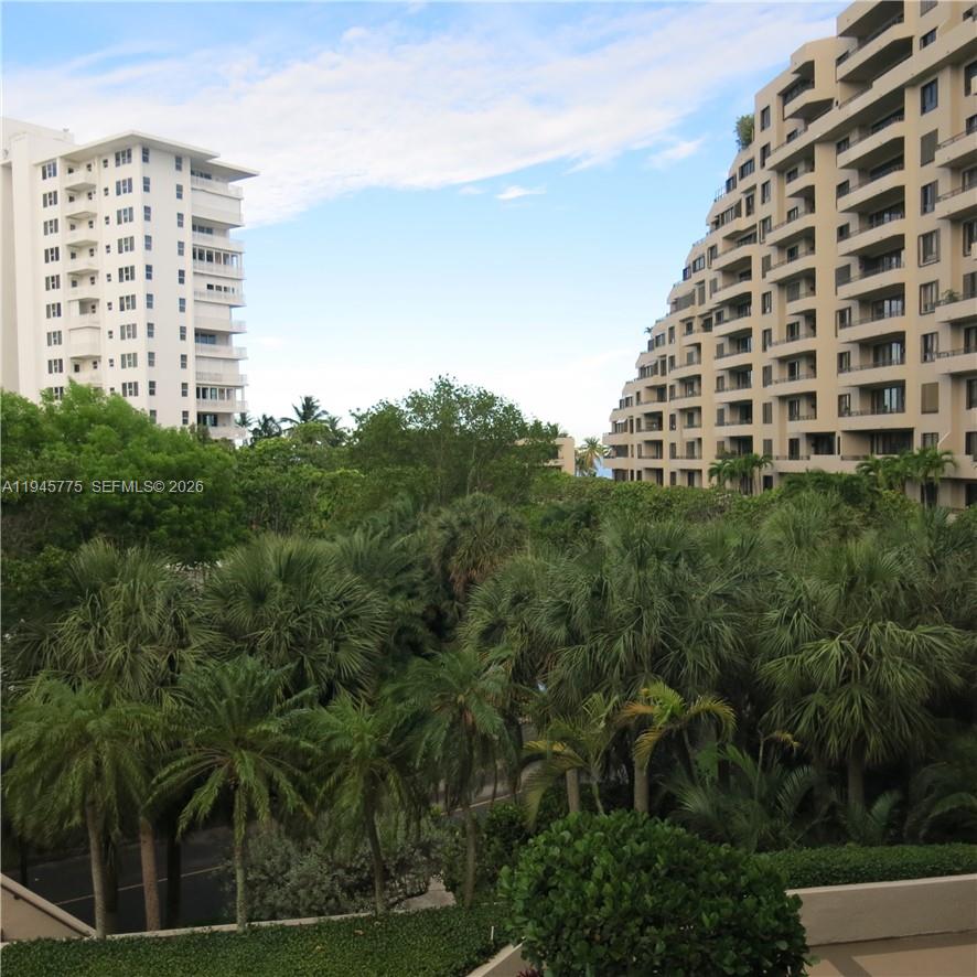 251 Crandon Blvd # 309