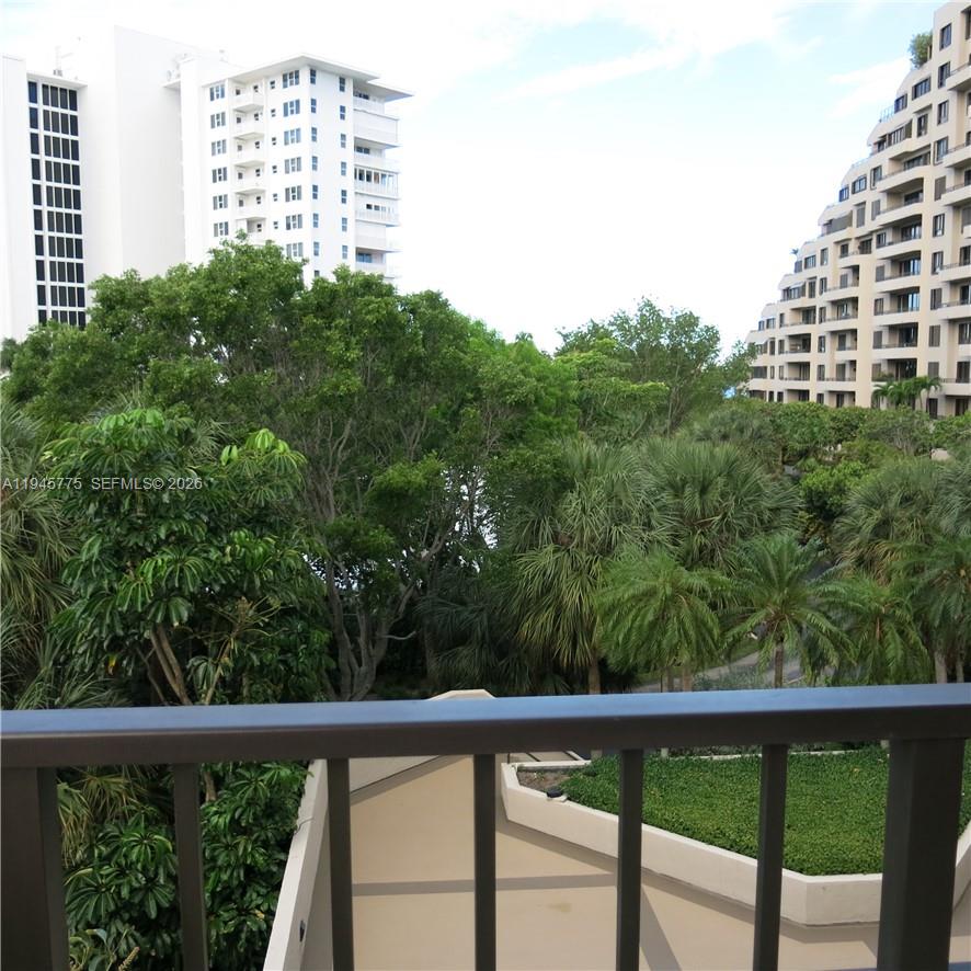 251 Crandon Blvd # 309