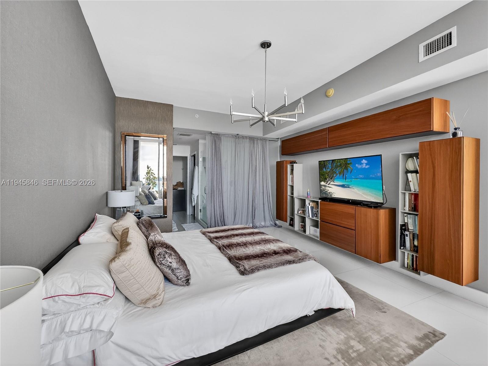 2020 N Bayshore Dr # 1603