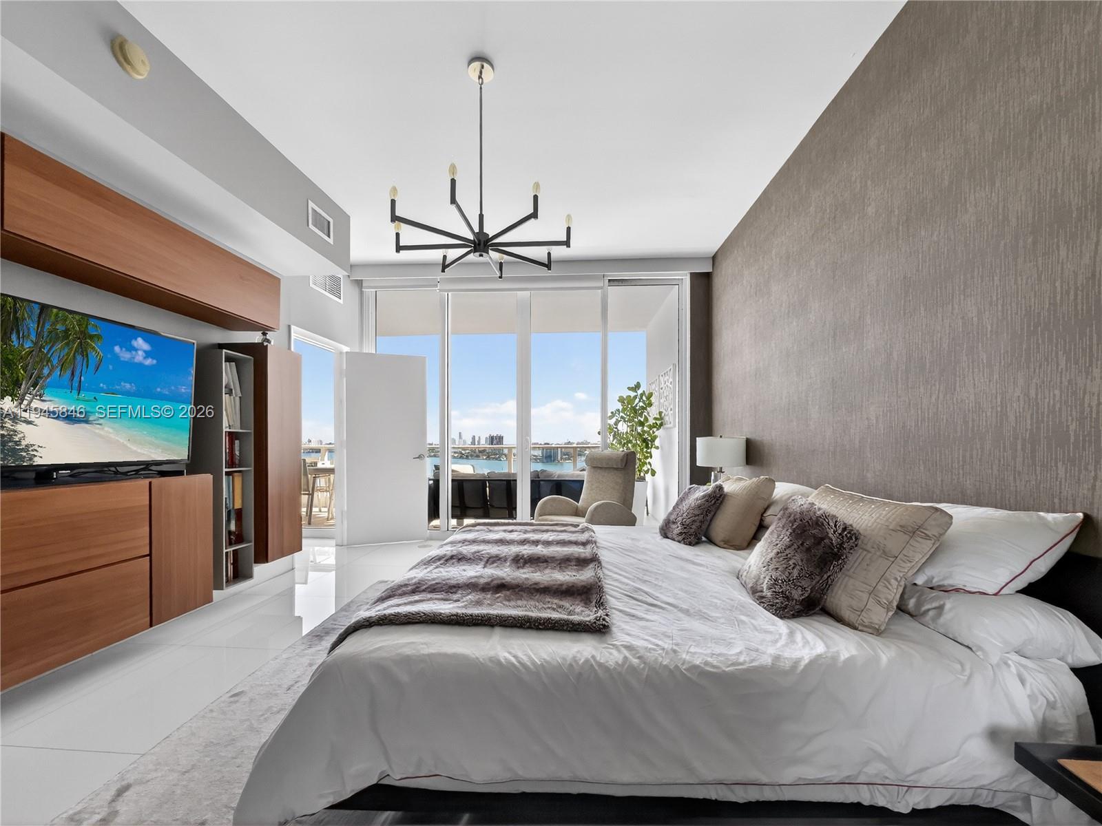 2020 N Bayshore Dr # 1603