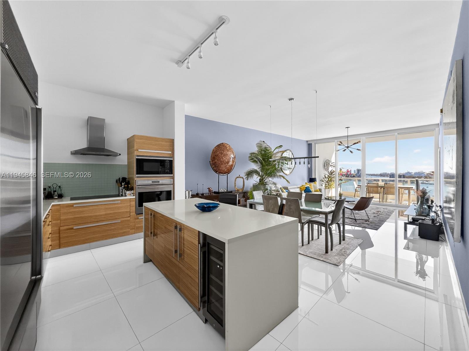 2020 N Bayshore Dr # 1603