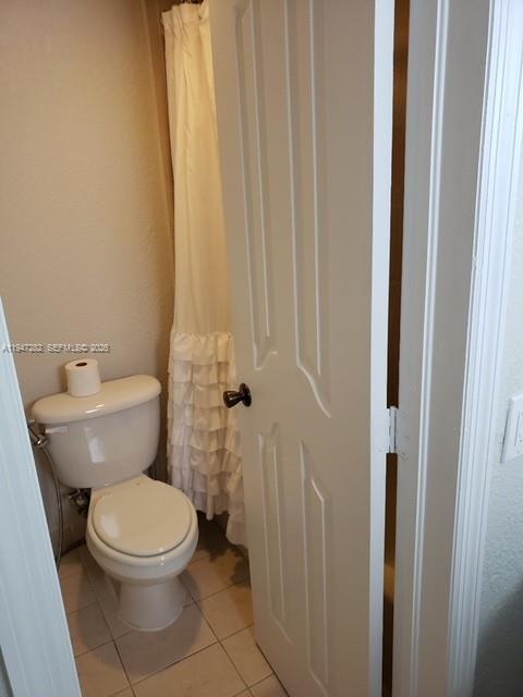 445 SW 11th St # 404