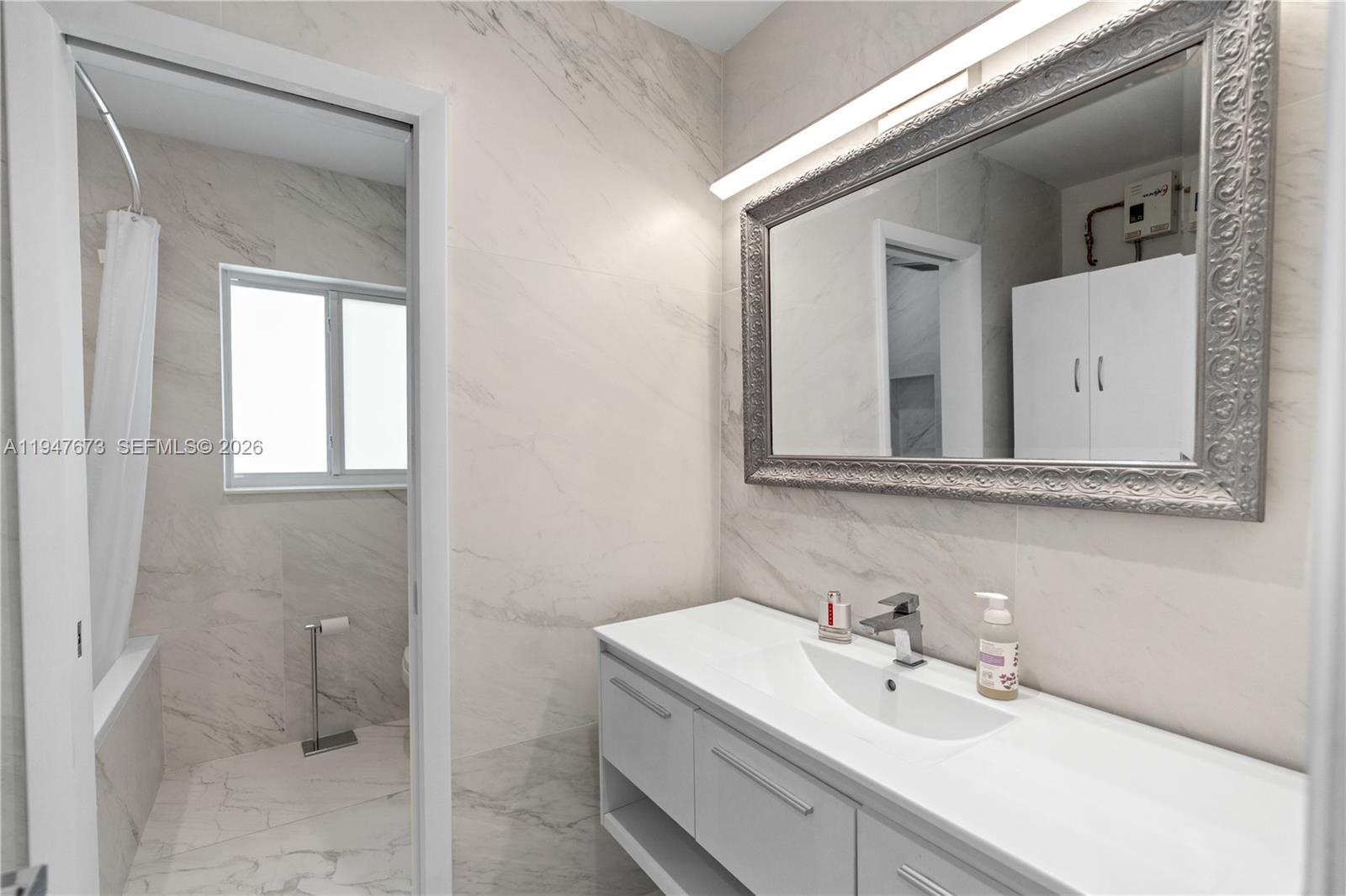 251 NE 44th St # 251