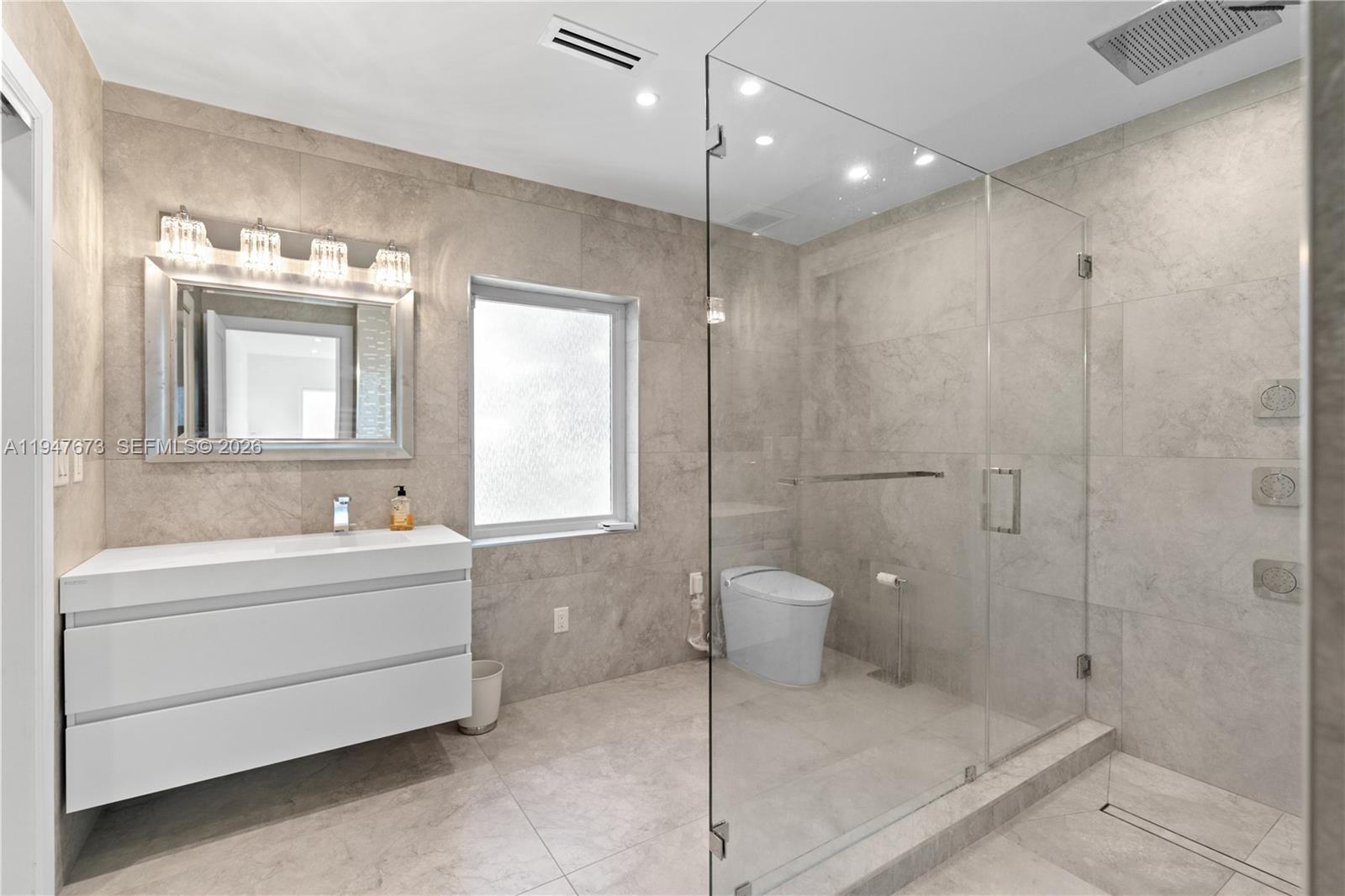 251 NE 44th St # 251