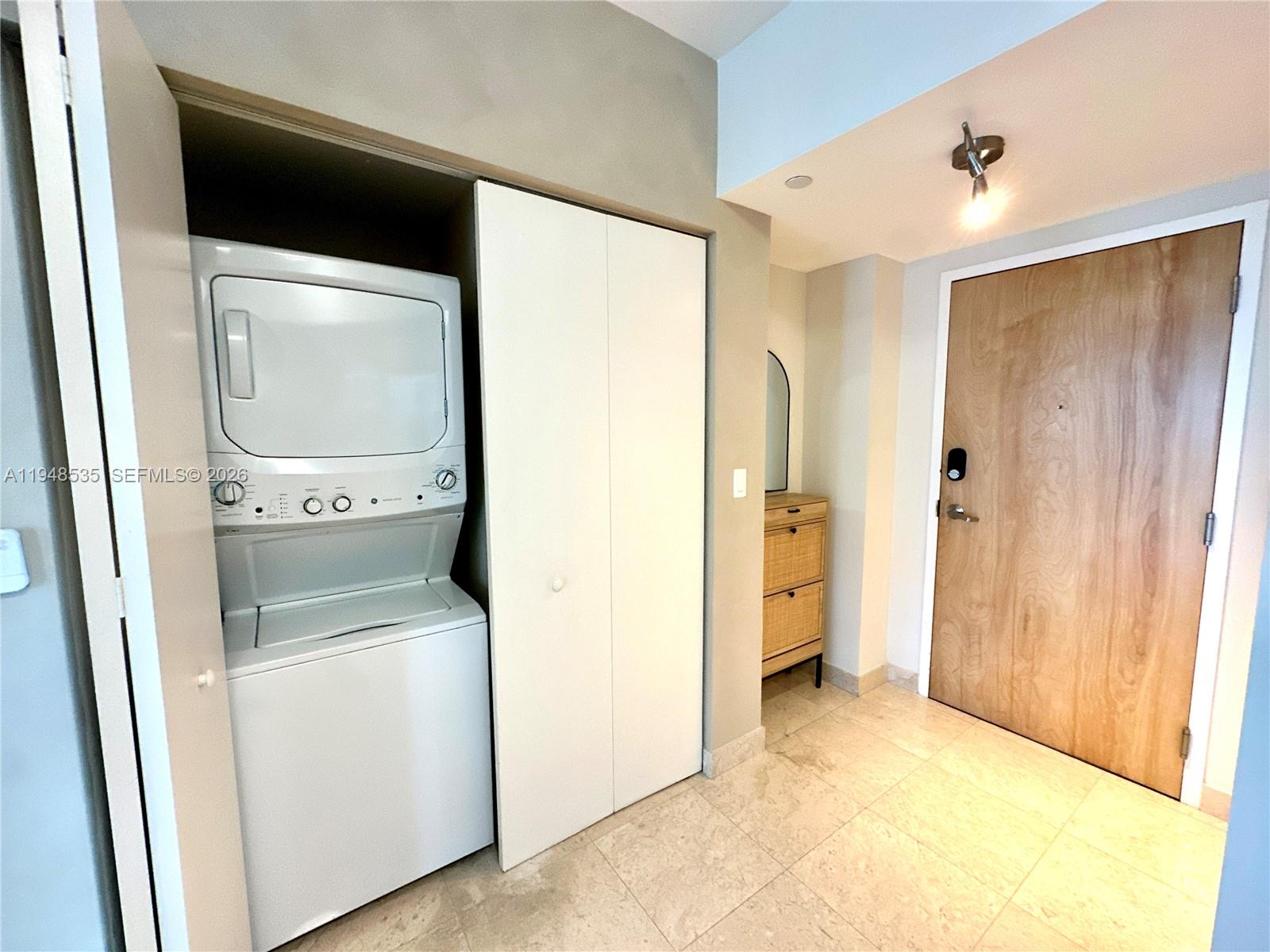 350 S Miami Ave Unit: 3302