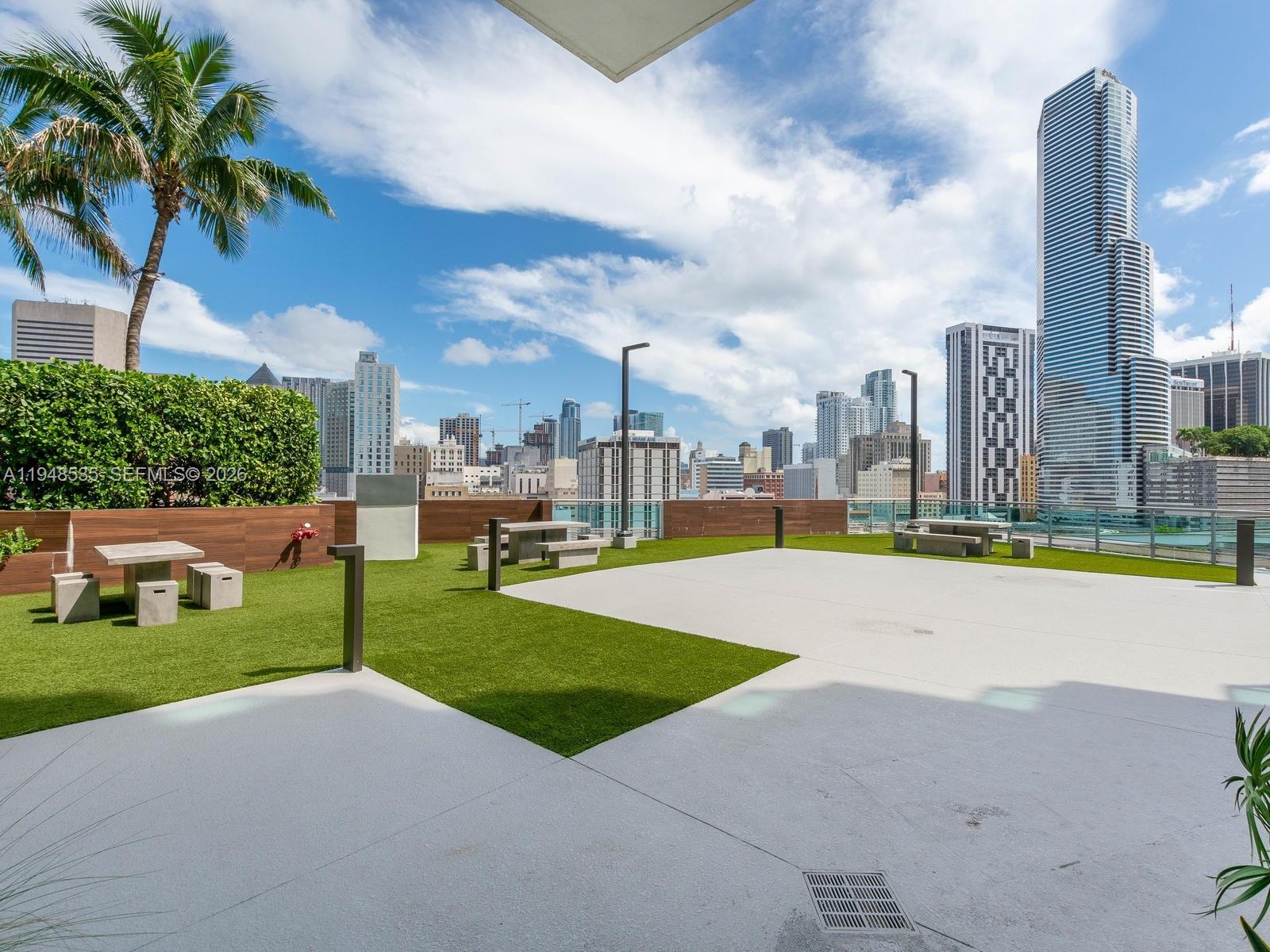 350 S Miami Ave Unit: 3302