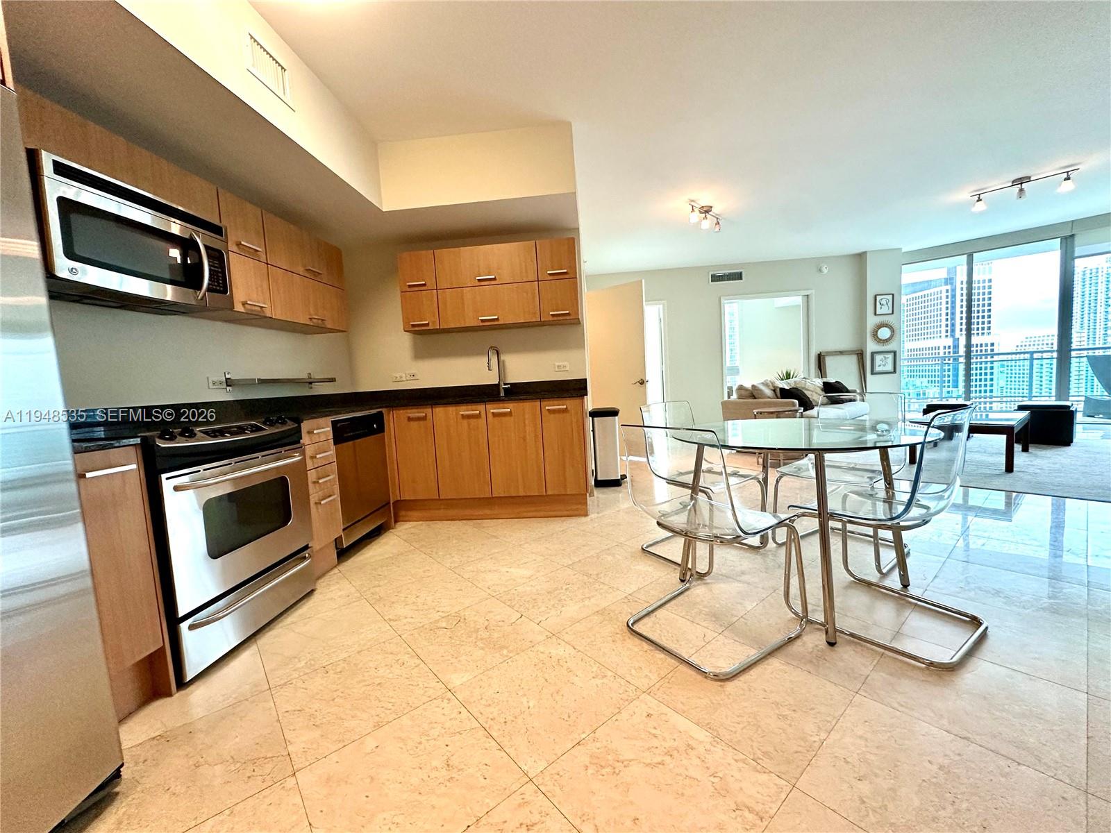 350 S Miami Ave Unit: 3302